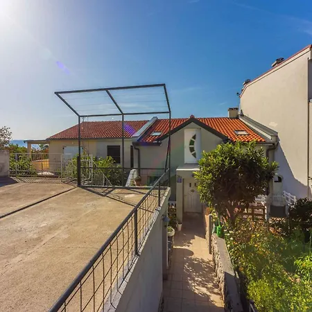 Apartman In 39085 Crikvenica